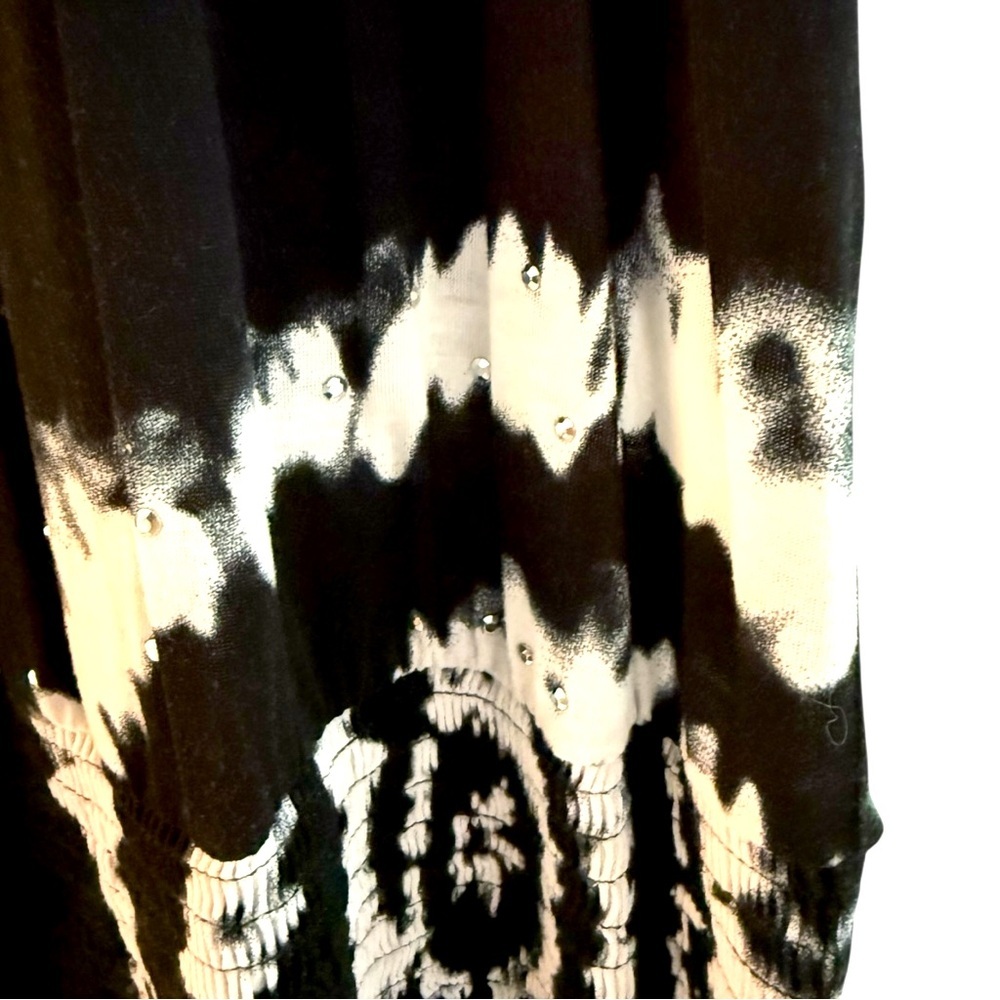 INC Top scoopneck short sleeves black white silver studs, sheared stretchy hem - Picture 6 of 7